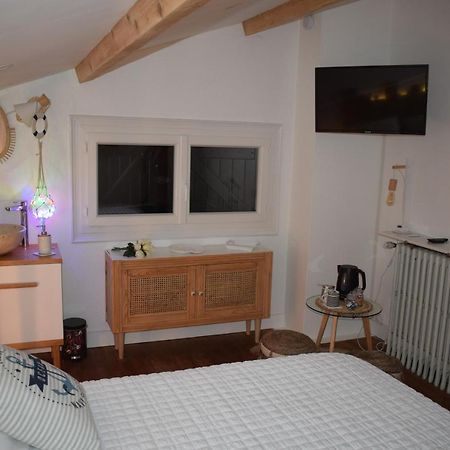 Domaine La Tuilerie Bed and Breakfast Guîtres Eksteriør billede
